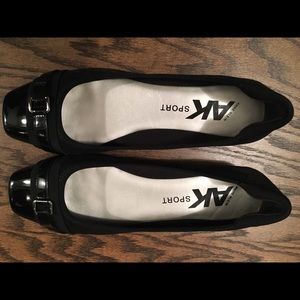 Anne Klein Sport Black Flats Sz 10 Like New